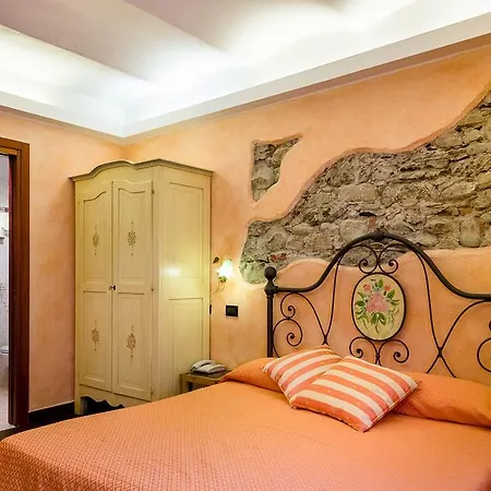 Marina 3* מונטרוסו אל מארה